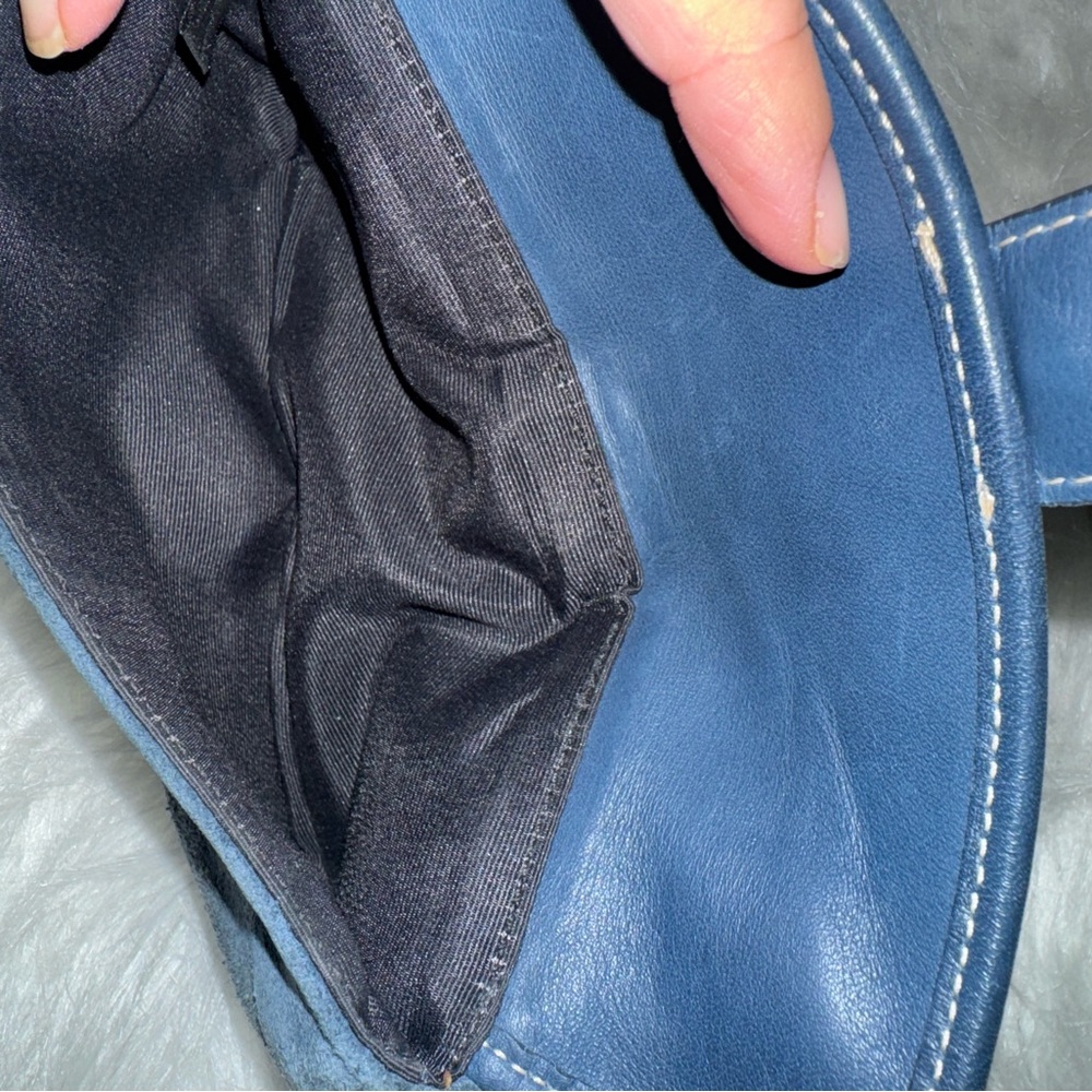 Coach suede wrislet - Picture 5 of 6